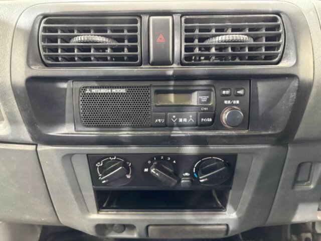 2000 MITSUBISHI MINICAB TRUCK