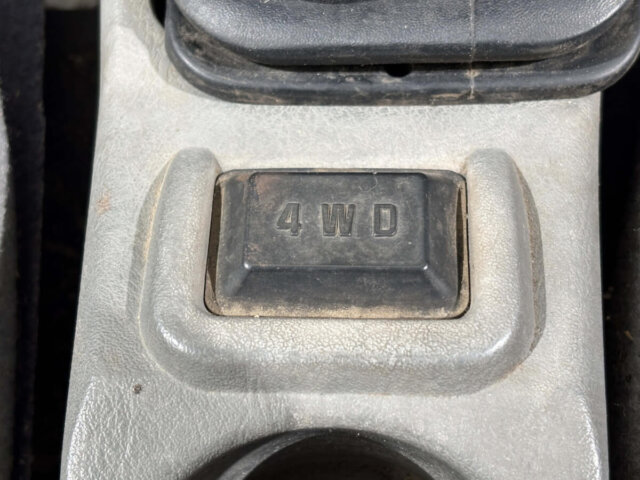 2000 MITSUBISHI MINICAB TRUCK