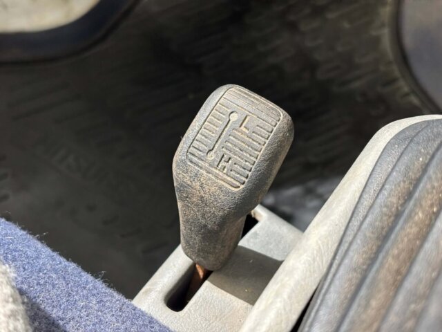 2000 MITSUBISHI MINICAB TRUCK