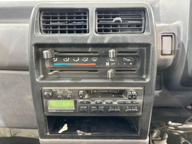 1996 MITSUBISHI MINICAB TRUCK