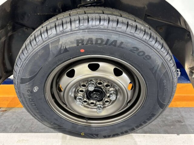 1996 MITSUBISHI MINICAB TRUCK