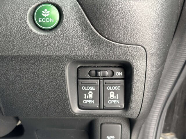 2013 HONDA N-BOX CUSTOM