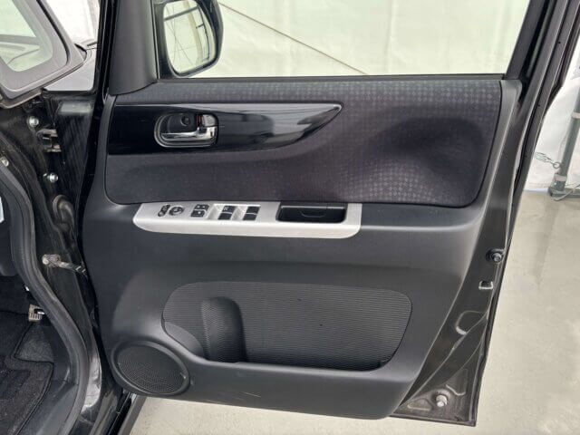 2013 HONDA N-BOX CUSTOM