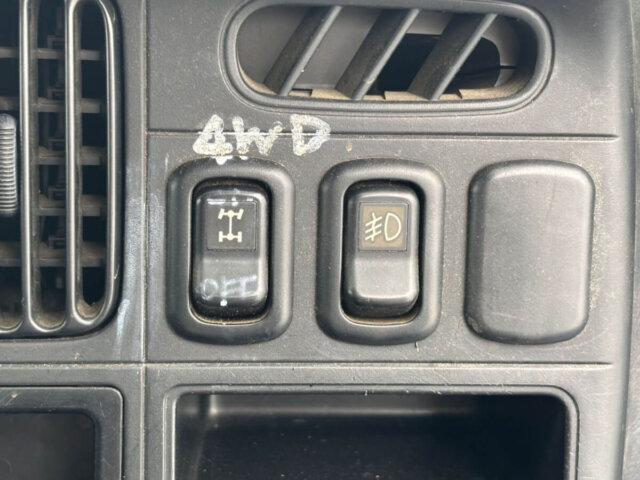 2001 DAIHATSU HIJET DECK VAN