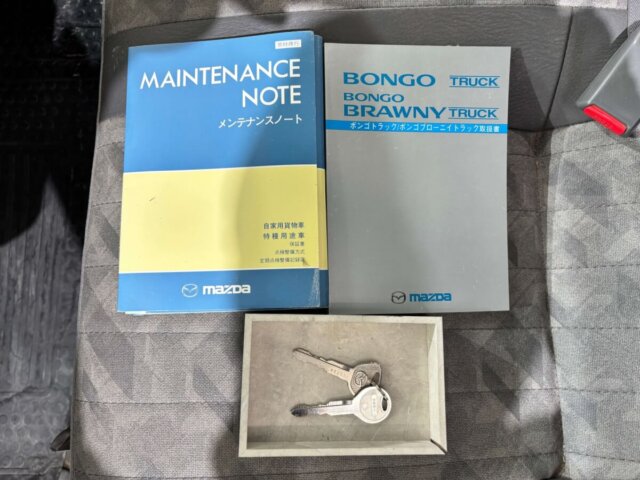 2000 MAZDA BONGO TRUCK