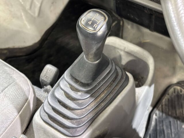 2005 MITSUBISHI MINICAB TRUCK