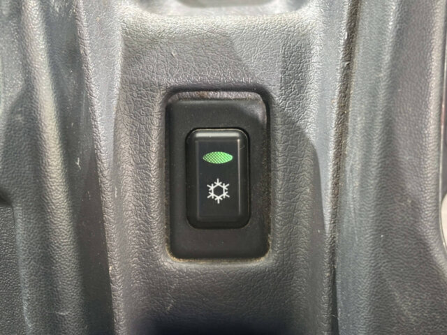 1999 MITSUBISHI MINICAB TRUCK