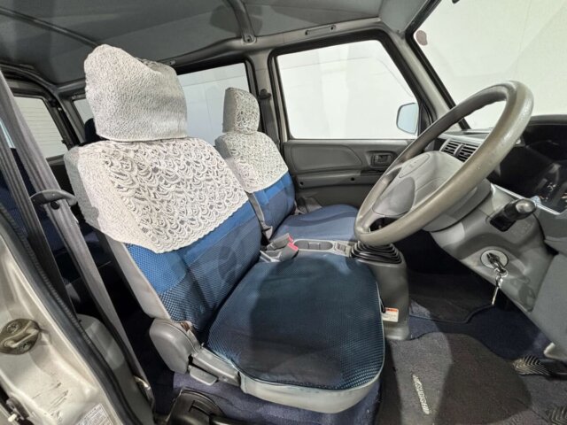 2000 MITSUBISHI TOWN BOX