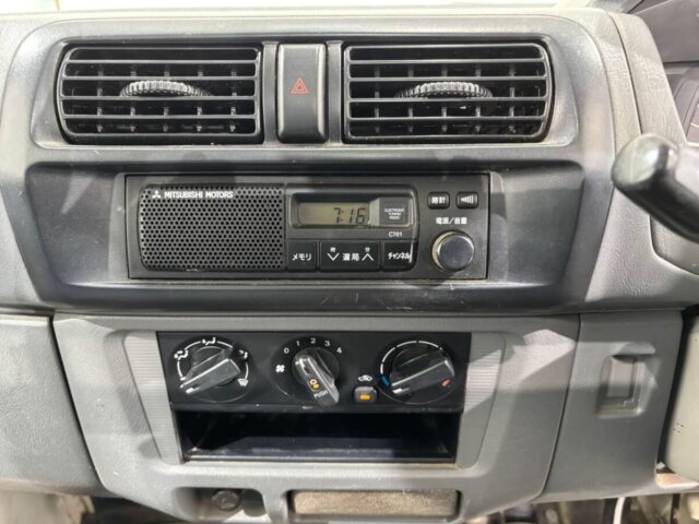 2000 MITSUBISHI MINICAB TRUCK
