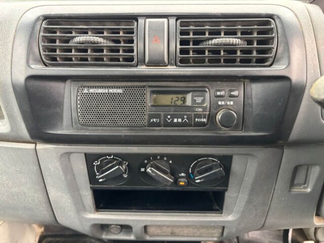 2000 MITSUBISHI MINICAB TRUCK