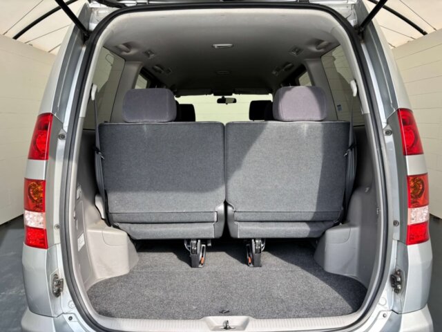 2001 TOYOTA NOAH