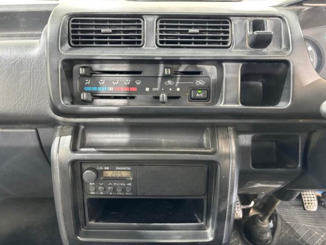 2000 DAIHATSU HIJET TRUCK
