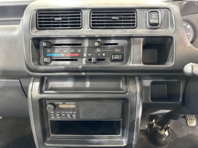 2000 DAIHATSU HIJET TRUCK
