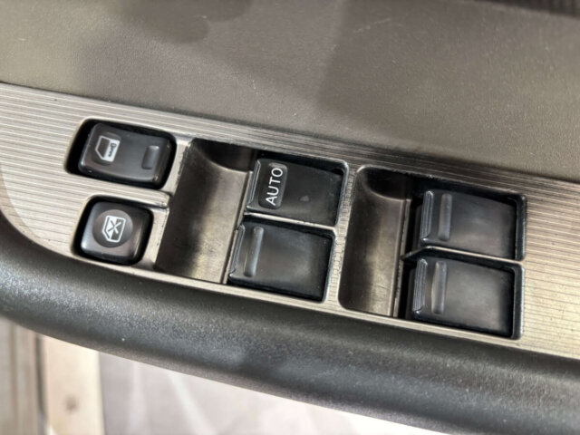 2006 NISSAN X-TRAIL