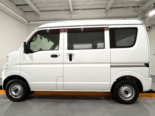 2018 MITSUBISHI MINICAB VAN