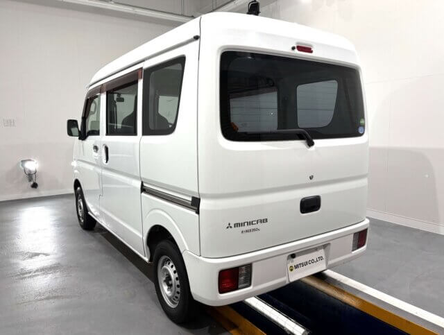 2018 MITSUBISHI MINICAB VAN