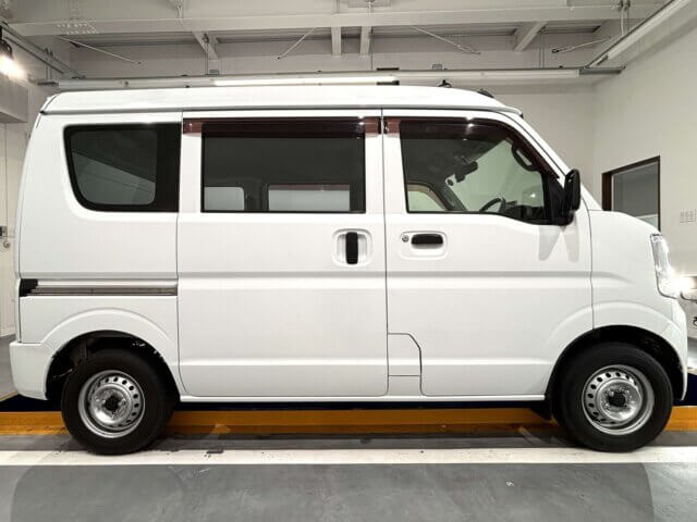 2018 MITSUBISHI MINICAB VAN