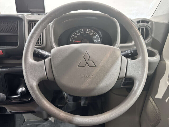 2018 MITSUBISHI MINICAB VAN