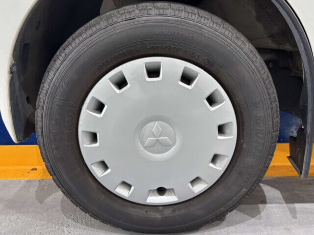 2020 MITSUBISHI MINICAB VAN
