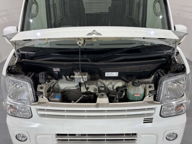 2020 MITSUBISHI MINICAB VAN