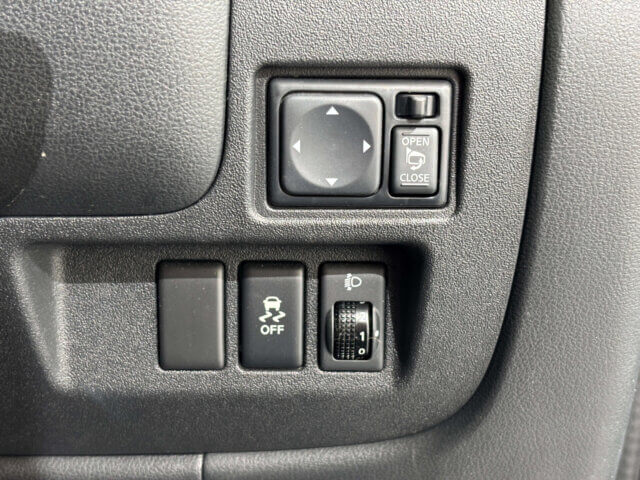 2017 NISSAN MARCH