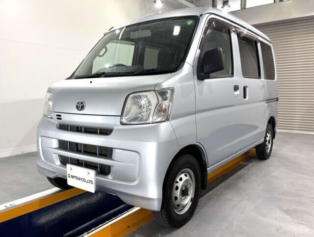 2012 TOYOTA PIXIS VAN