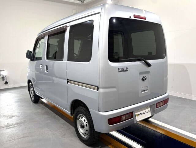 2012 TOYOTA PIXIS VAN
