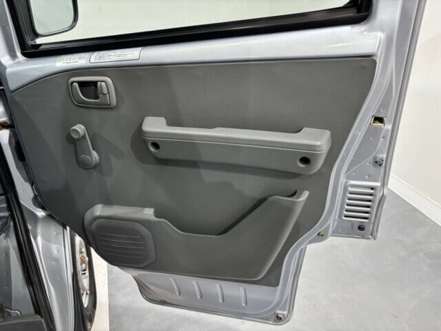 2005 NISSAN CLIPPER VAN